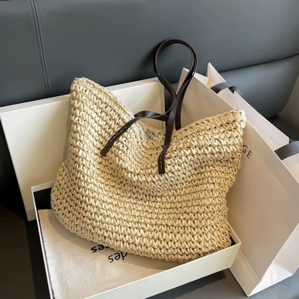 Uso del bolso tote en contexto playero