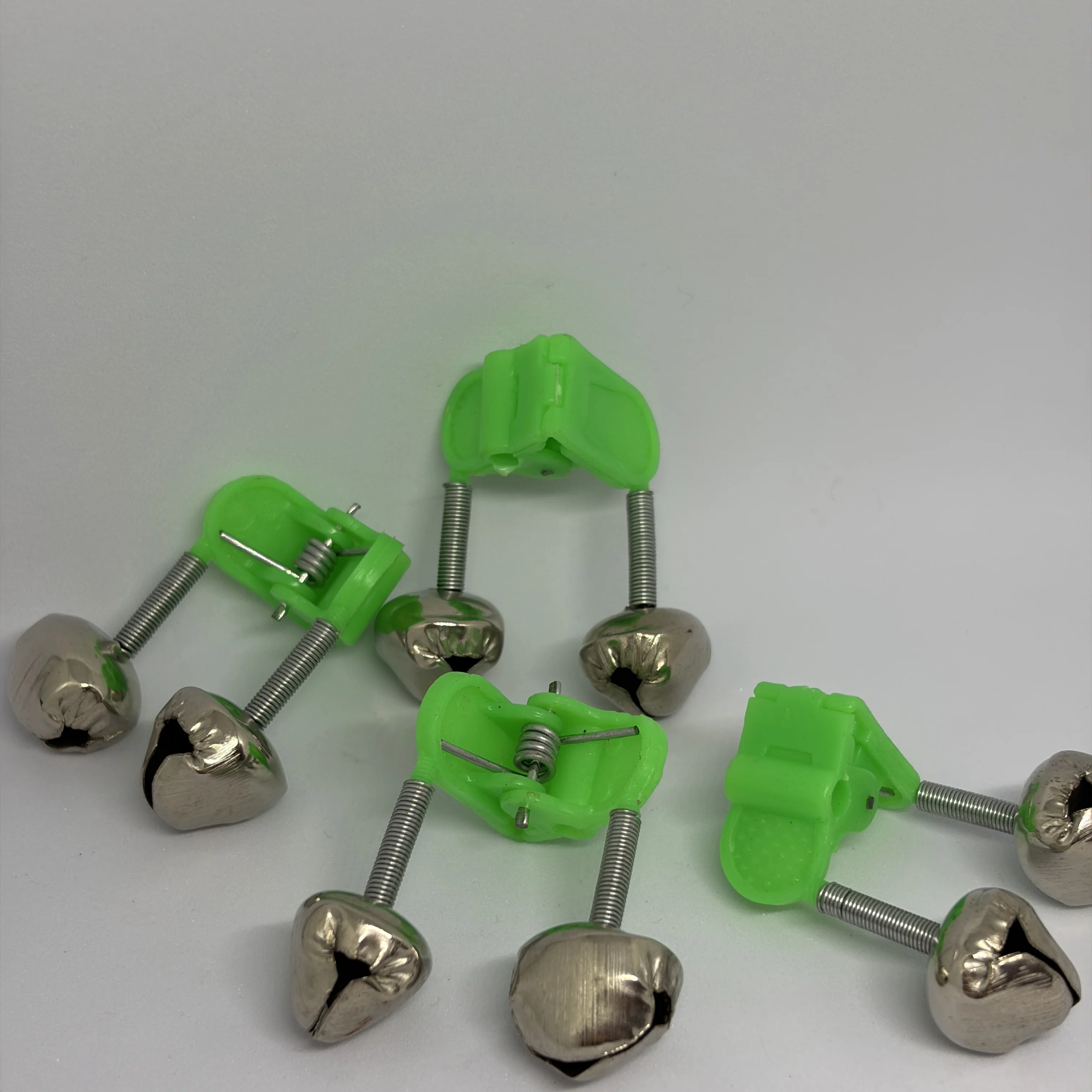 Campanas para montar en equipo de pesca