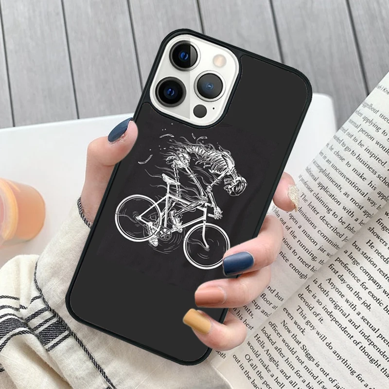 Funda puesta en iPhone mostrando laterales