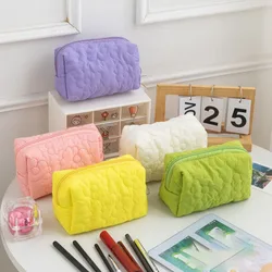 Bolsa de aseo acolchada caramelo con diseño floral y gran capacidad