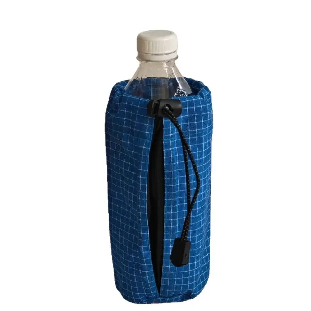 Porta botella mochila con cierre de cordón elástico impermeable - imagen 4