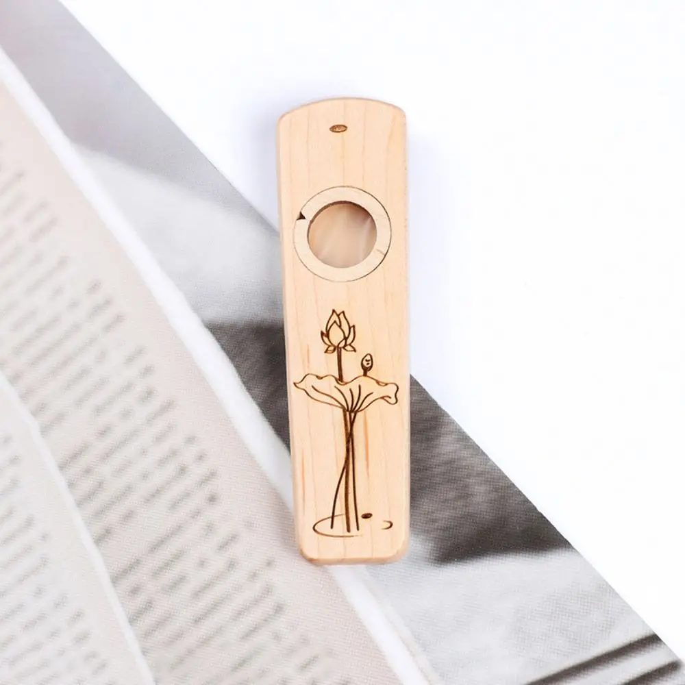 Kazoo junto a otros instrumentos de acompañamiento