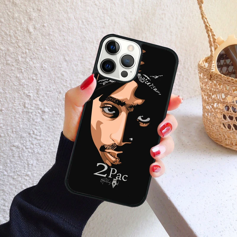 Funda Freddo 2Pac en uso sobre iPhone