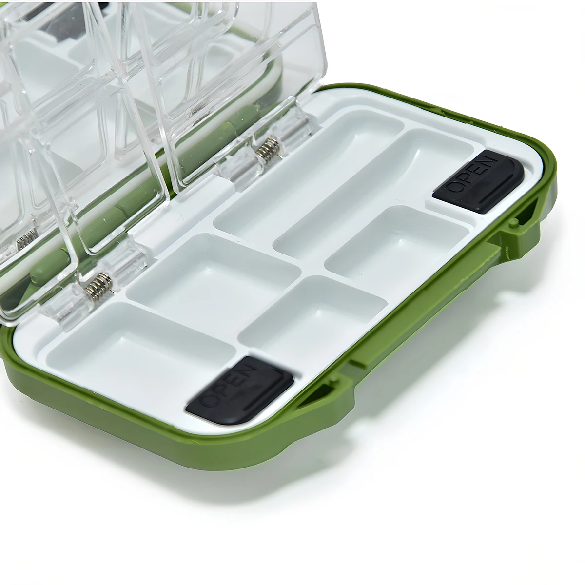 Caja de aparejos abierta mostrando todos los compartimentos