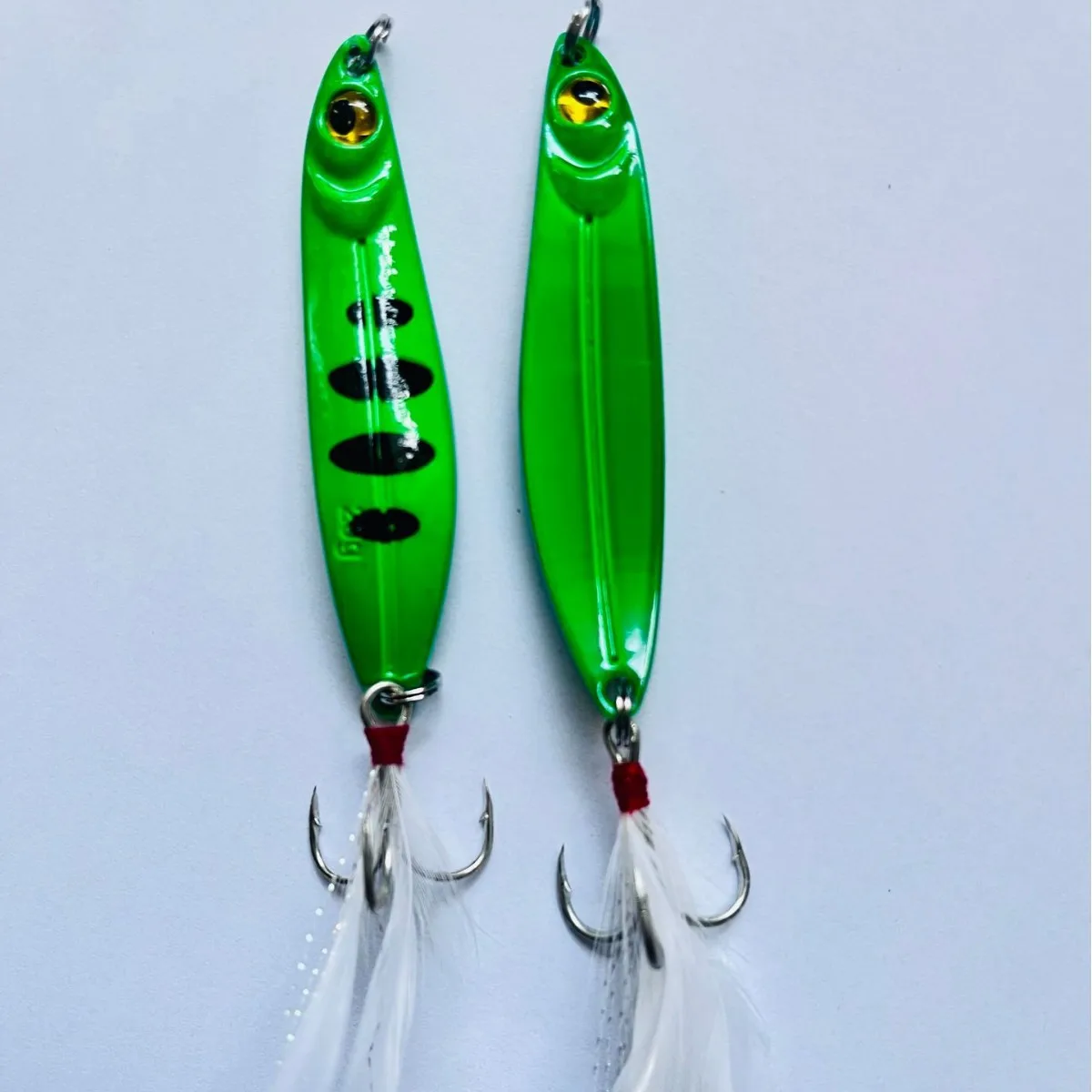Señuelo metálico jig y cuchara Green Tiger con brillo