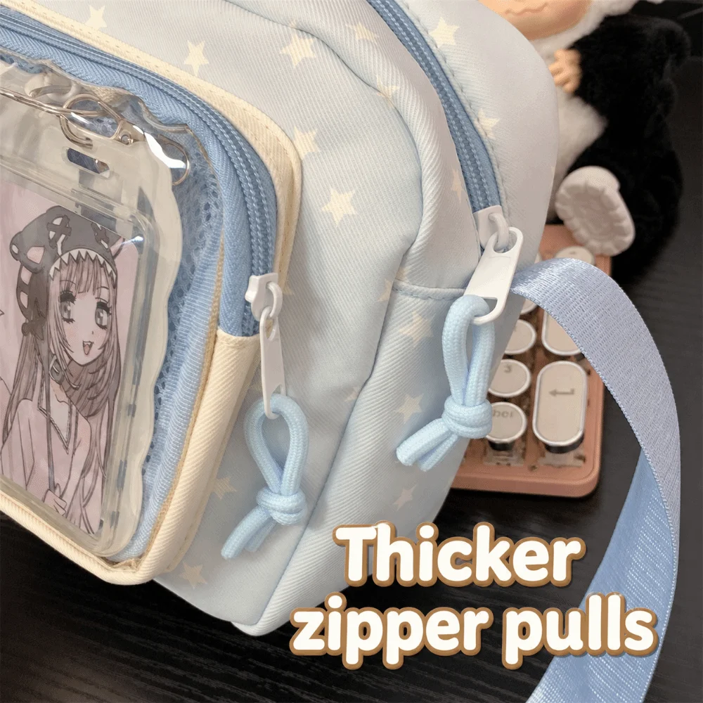 Bolsa con espacio y estética de insignias