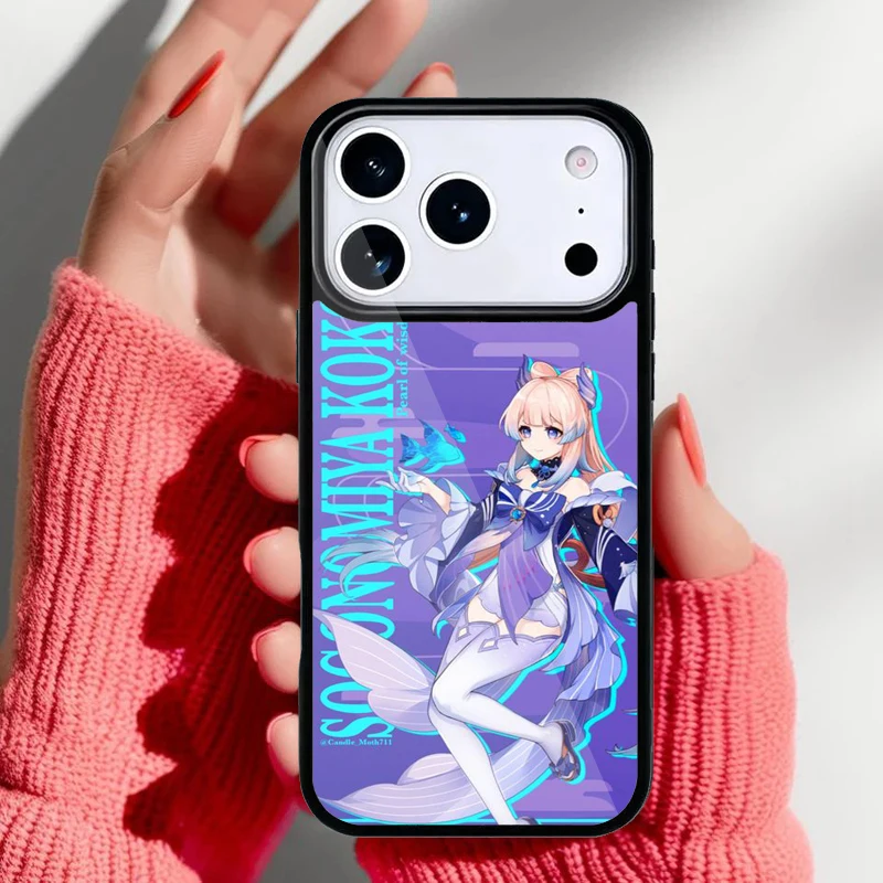 Detalle de la funda mostrando bordes y protección de cámara