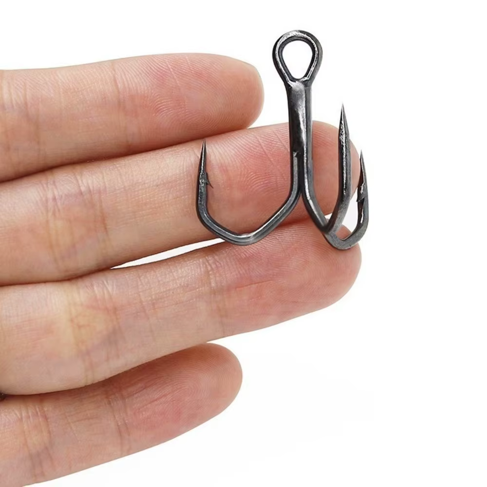 Anzuelos triples negros para lubina V019-3X – Alta resistencia