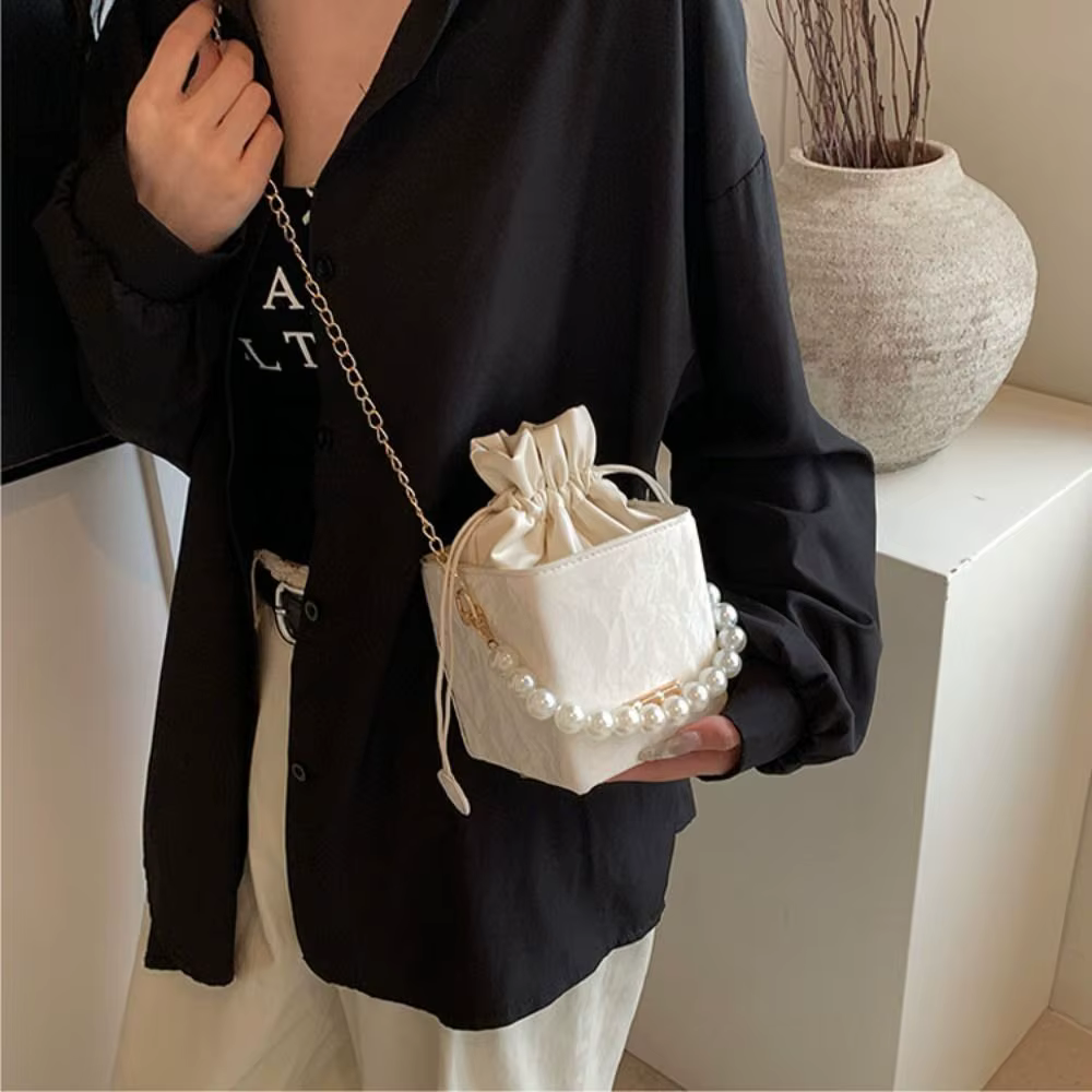 Bolso Bandolera Vintage de Cuero PU con Cadena y Perlas - imagen 4