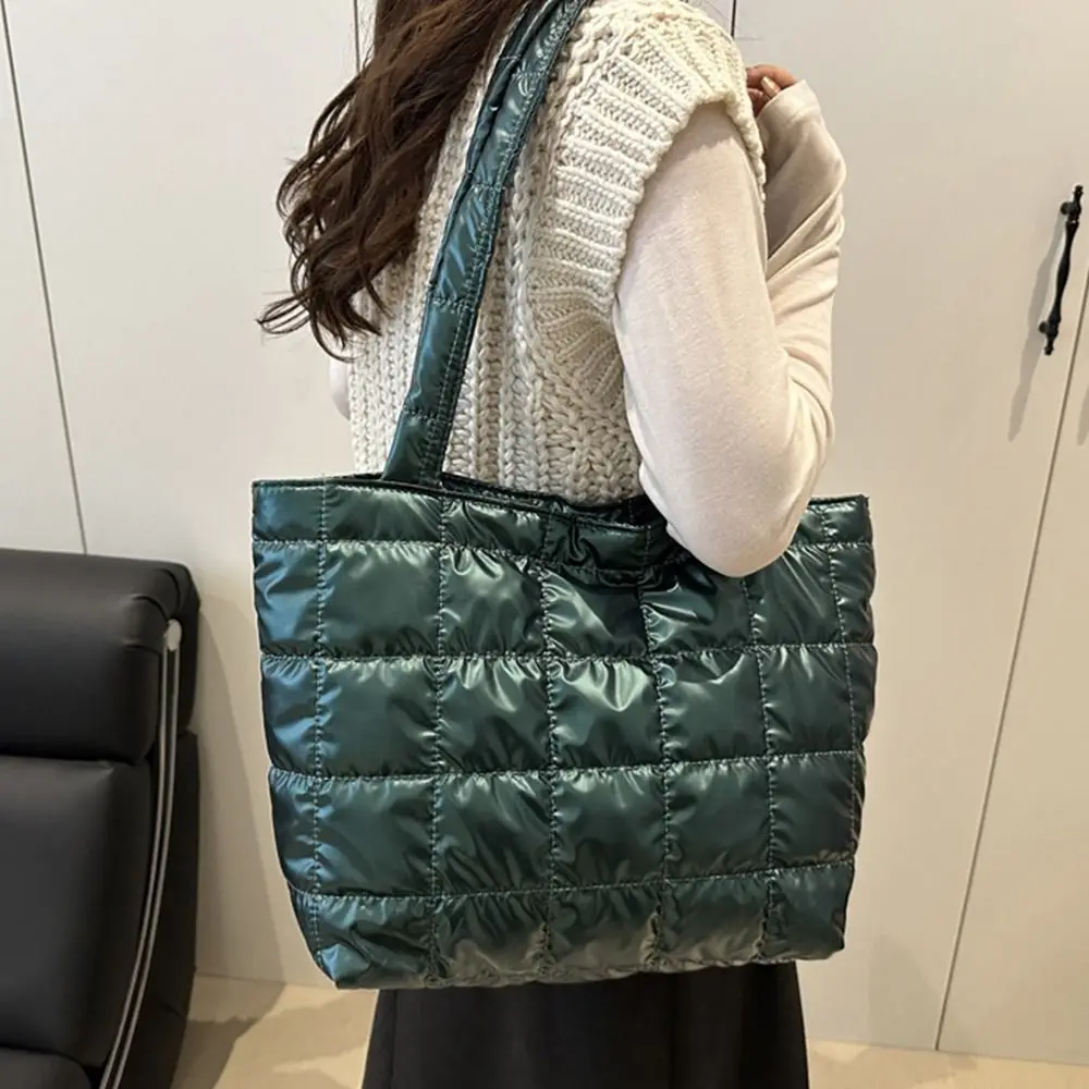 Uso del bolso al hombro para mujer y niñas