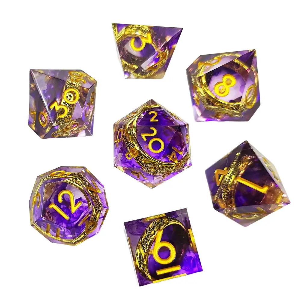 Set de dados D4-D20 en colores azul, verde y púrpura