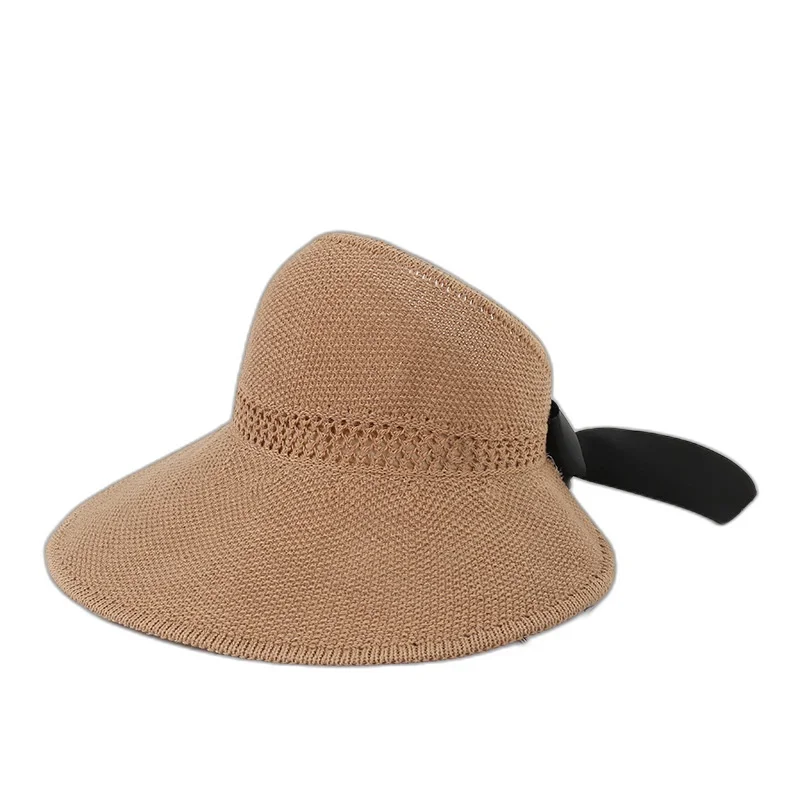 Sombrero plegado mostrando su compactibilidad