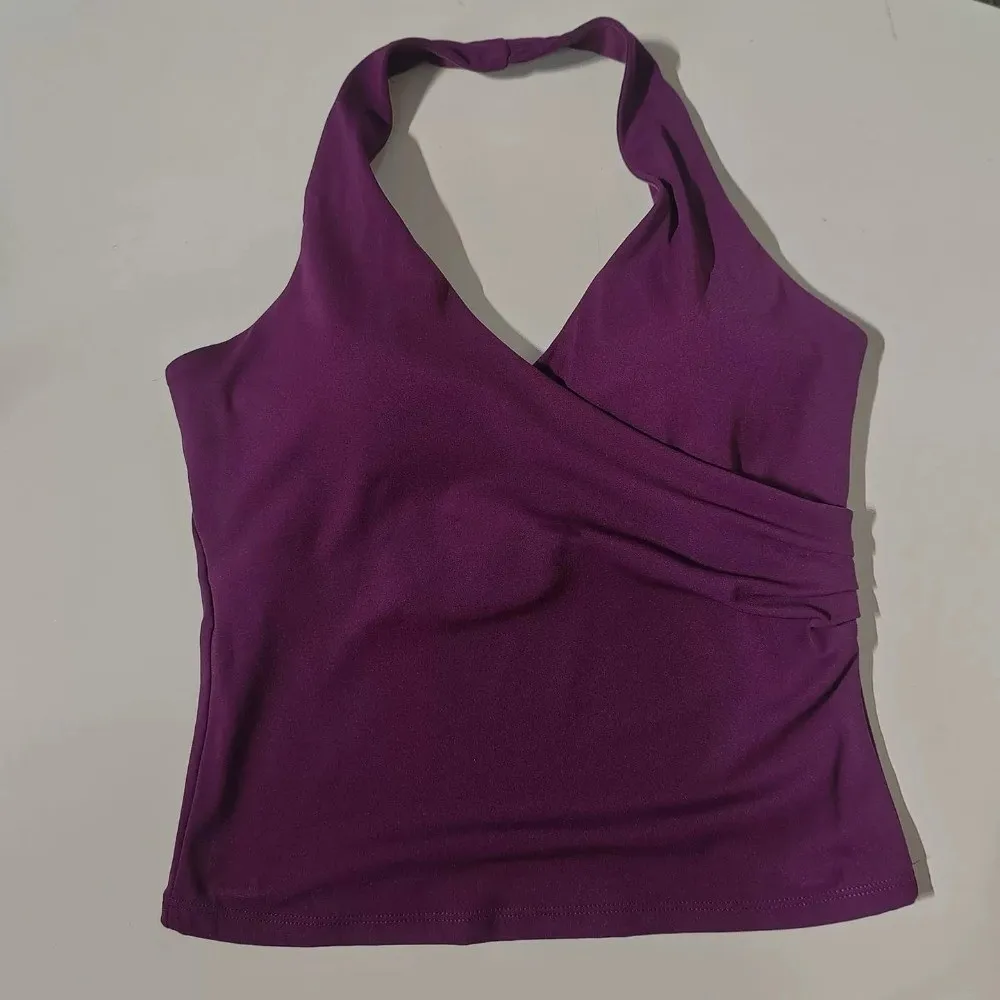Top deportivo transpirable con sujetador incorporado y cuello halter - imagen 3