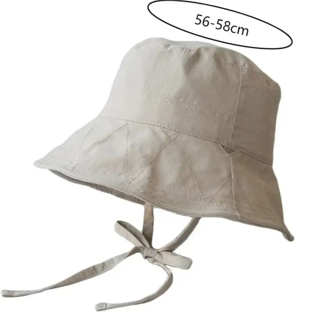 Sombrero de pescador blanco con cordón ajustable