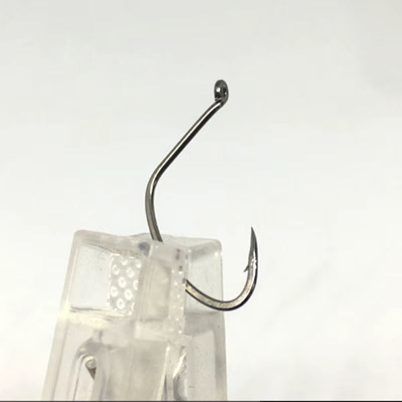 Anzuelos Titanium con púas – Boca oblicua para lubina, perca y salmonete