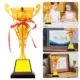 Manualidades con trofeos metálicos, estatuas doradas y recuerdos - imagen 5