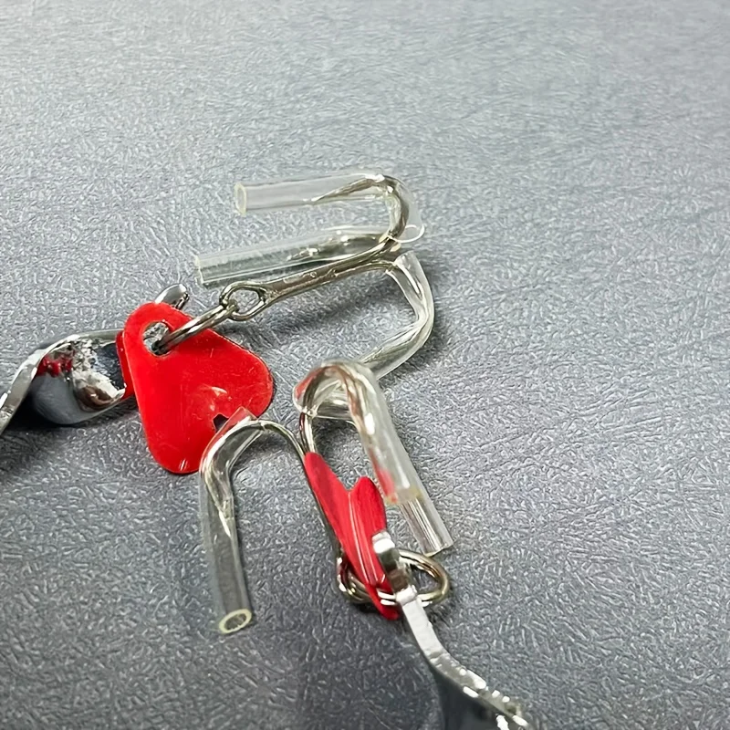 Acabado rojo y detalle del diseño