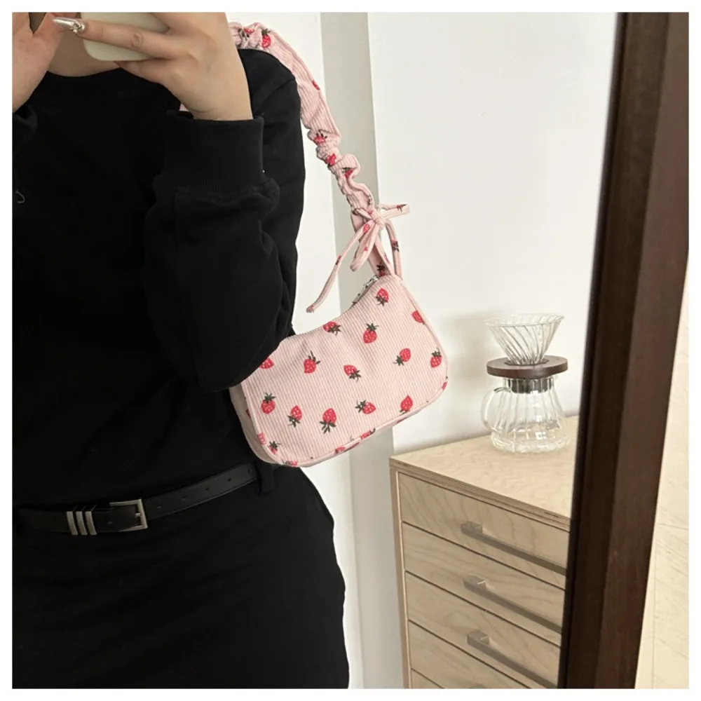 Colores disponibles: negro, blanco y rosa