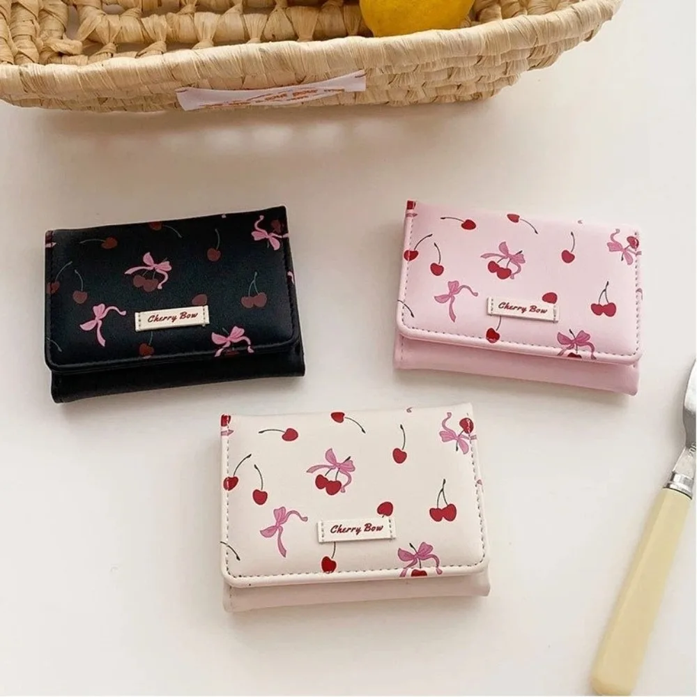 Monedero triple de piel PU con lazo y estampado de cerezas - imagen 5