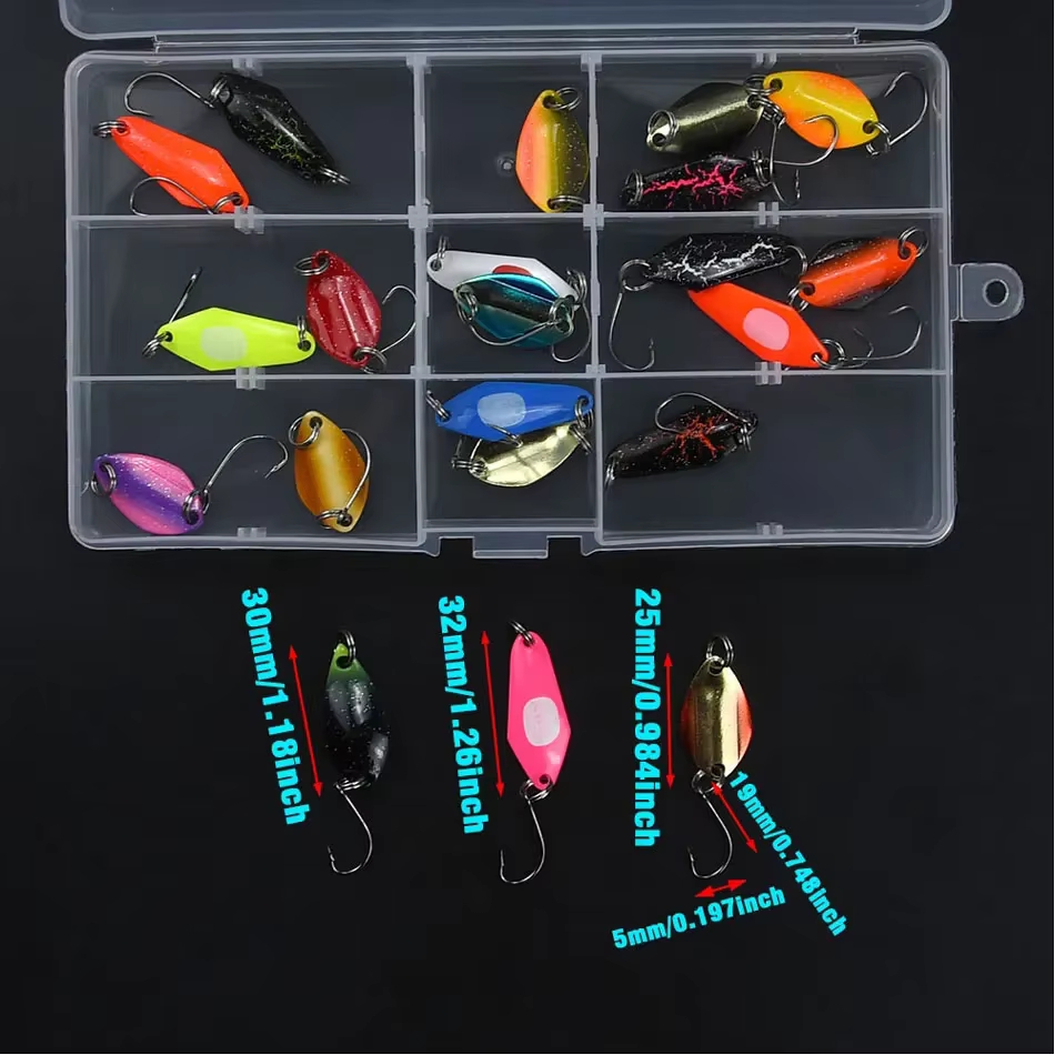 Detalle de los señuelos spoonbait de colores variados