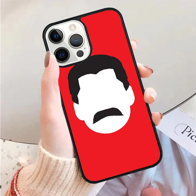 Funda colocada en un iPhone mostrando el ajuste perfecto