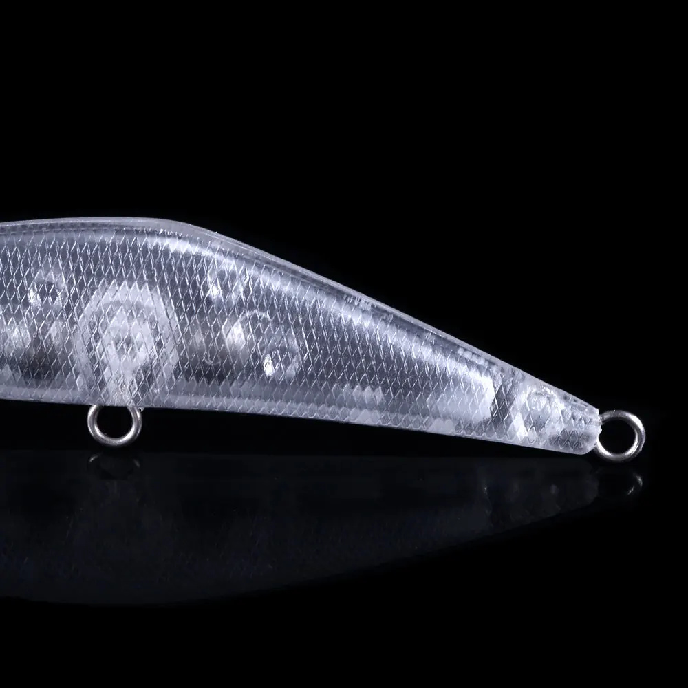 Primer plano del cuerpo transparente mostrando el volumen y las anillas