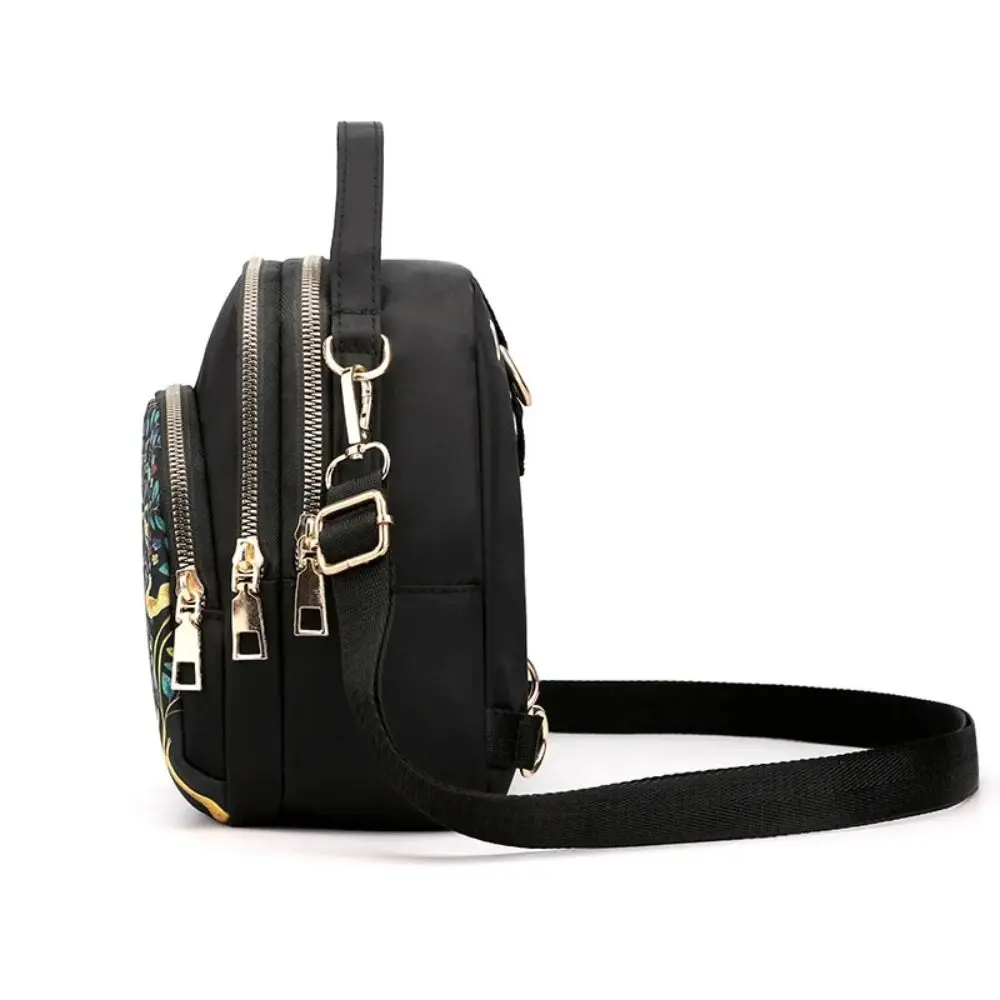 Bolsa de nailon con estampado, diseño compacto