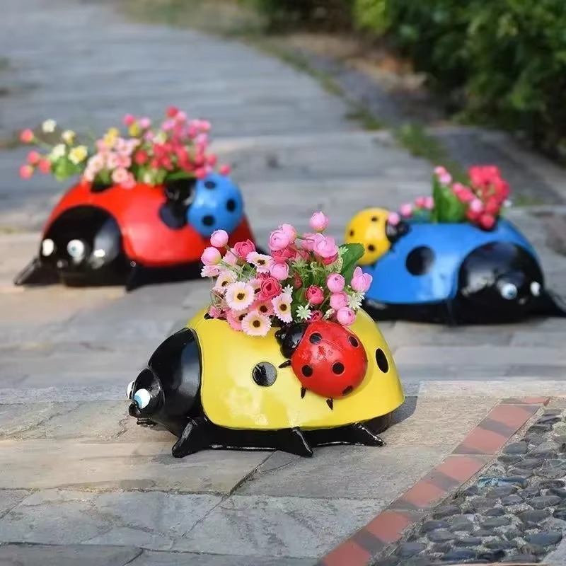 Adorno de Mariquita de Resina para Jardín y Exterior - imagen 3