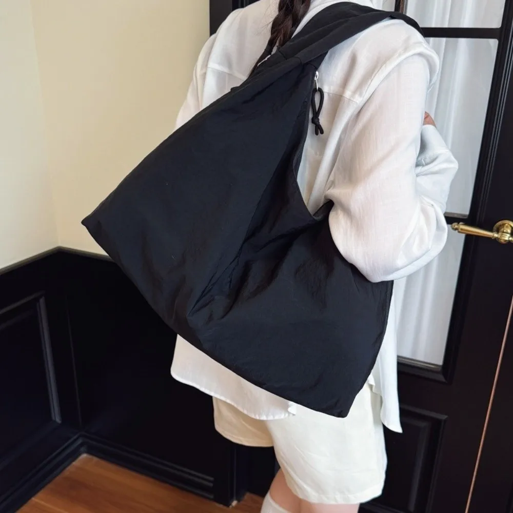 Bolso bandolera impermeable de nailon con múltiples bolsillos - imagen 4