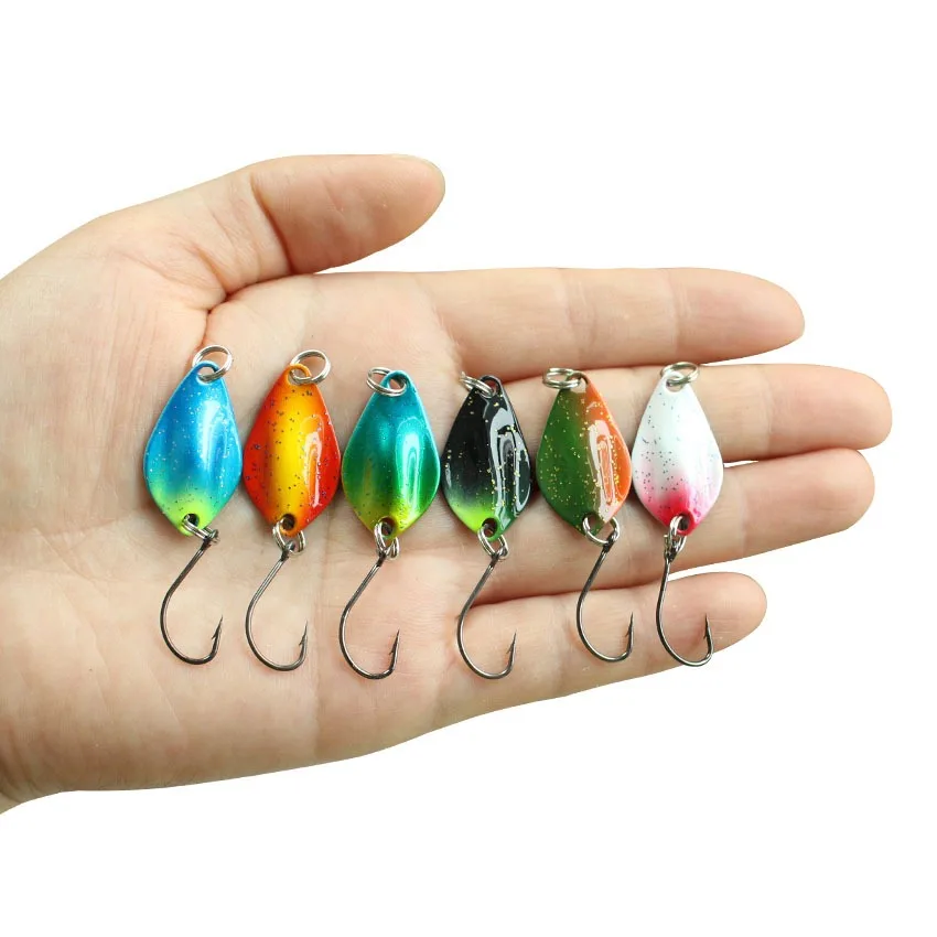 Cucharas de pesca Spoonbait AJLURES en tonos coloridos