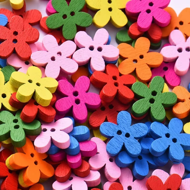 Botones de madera con flores multicolor – 2 agujeros para costura - imagen 2