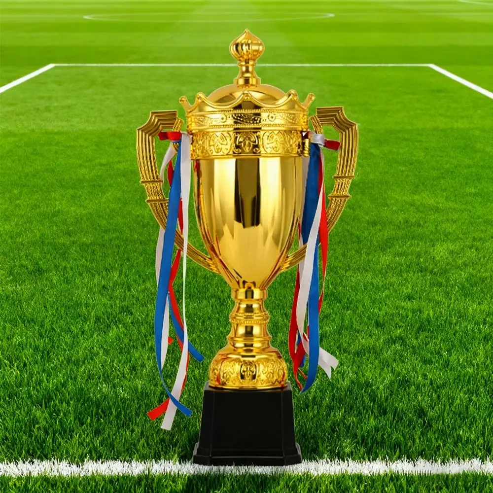 Trofeo futbol dorado de metal, corona en copa de plástico - imagen 3