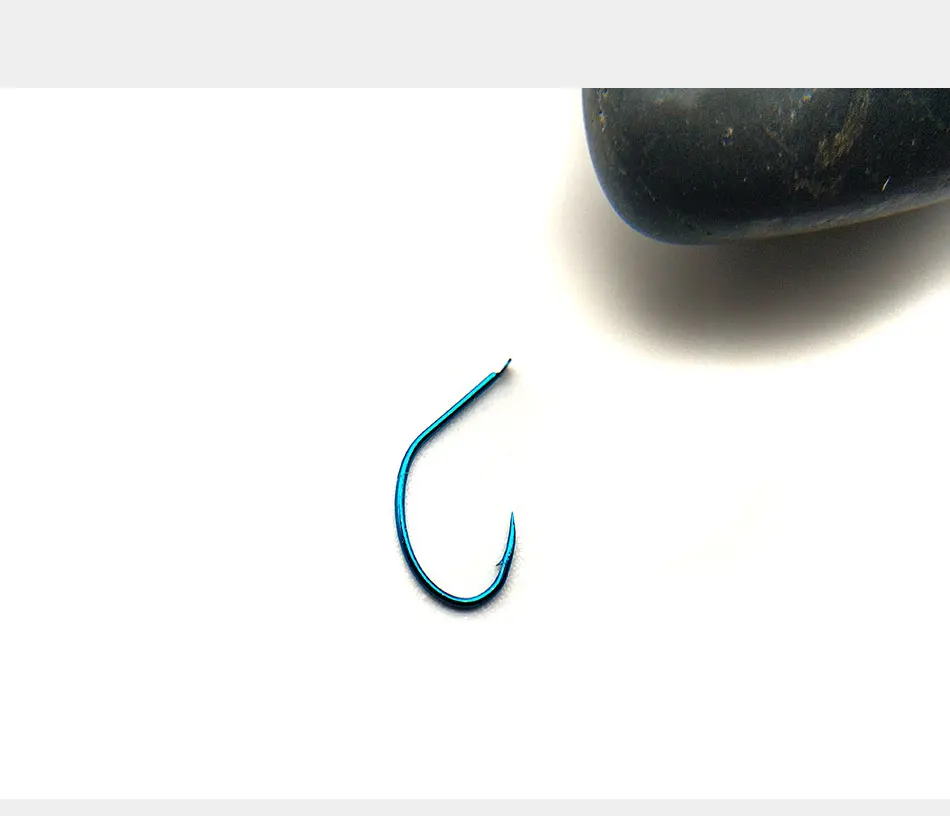 Aplicación del anzuelo en montaje de pesca