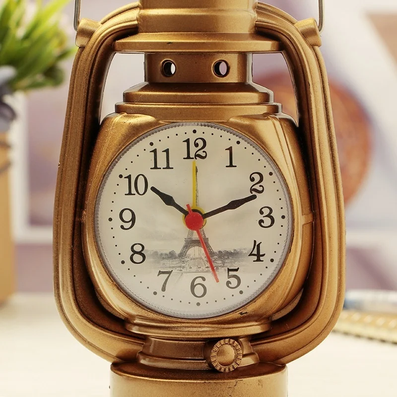 Reloj despertador vintage con lámpara de aceite retro decorativo - imagen 3