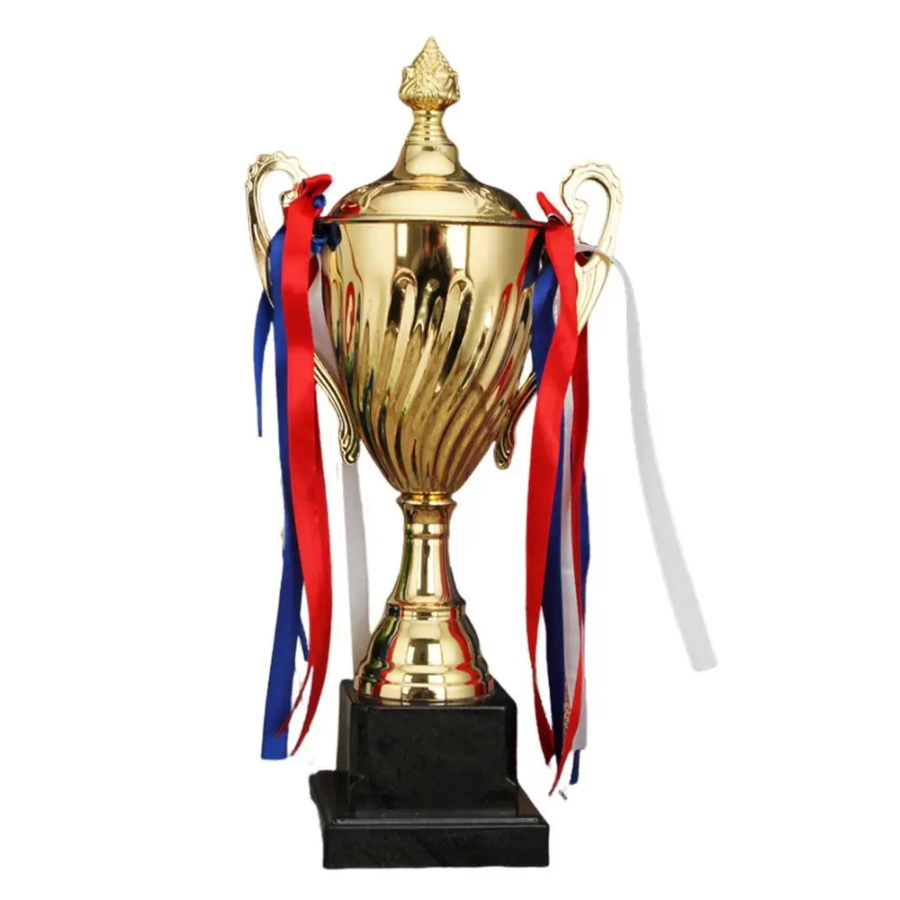 Trofeo metálico con tapa Trophäe dorado para ganadores - imagen 4