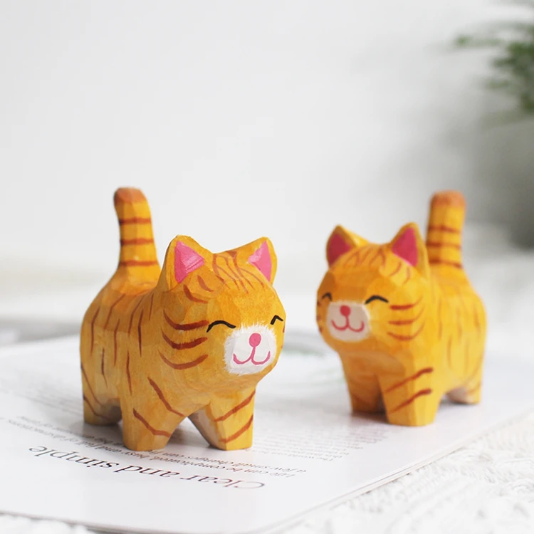 Artesanía de madera con forma de gatito