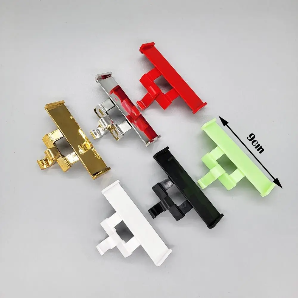 Detalle de los clips decorativos para sandalias y zuecos