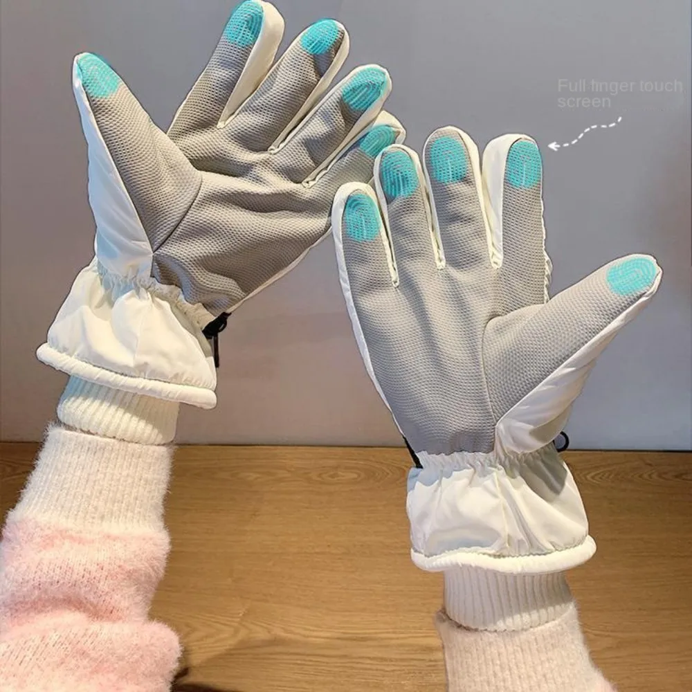 Guantes en color rosa y azul mostrando las opciones disponibles