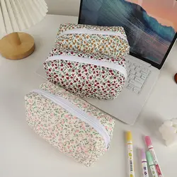 Neceser de maquillaje acolchado de algodón con estampado floral