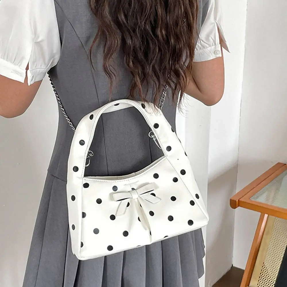 Bolso bandolera PU con cadena metálica y estampado de puntos - imagen 5