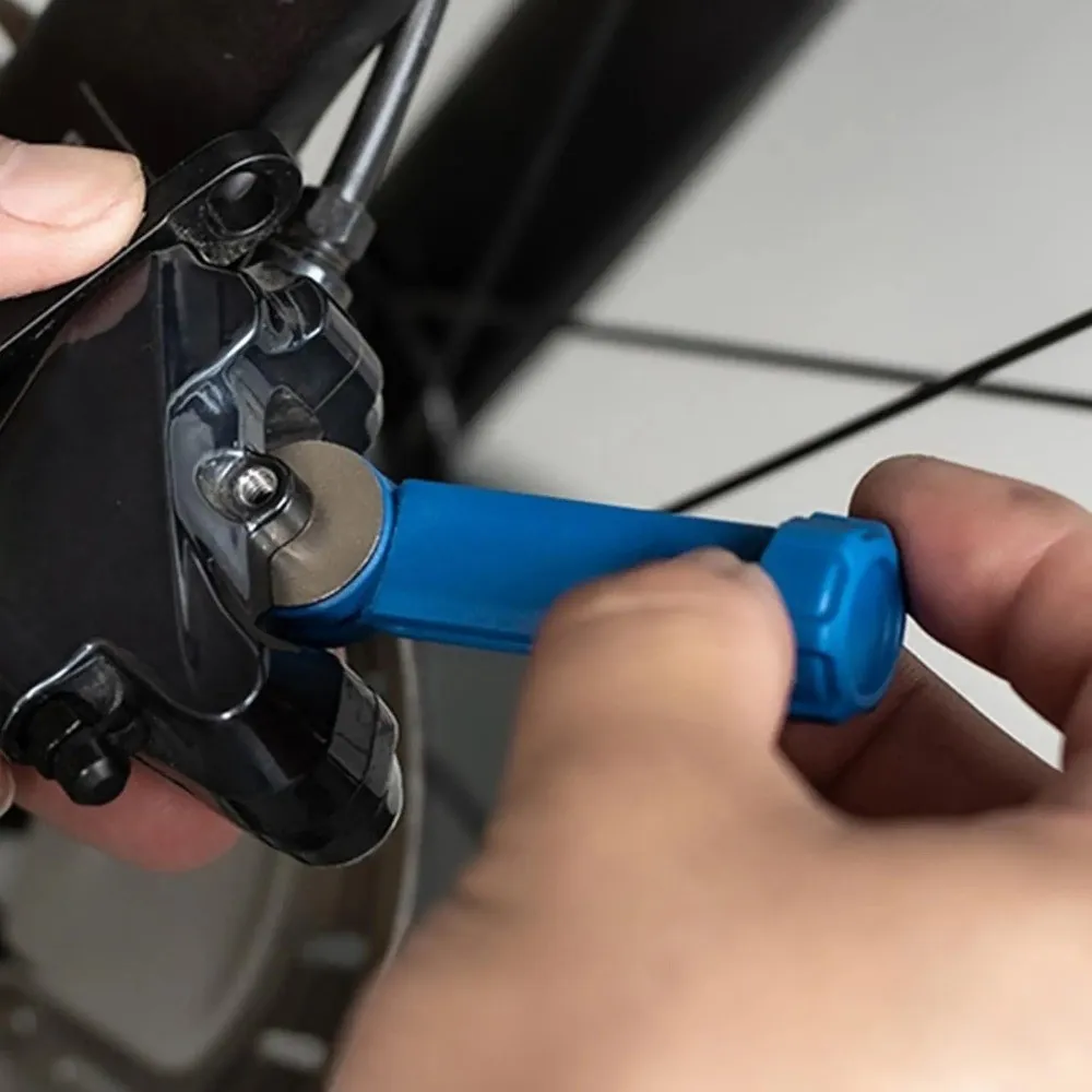 Herramienta de mantenimiento para frenos de disco
