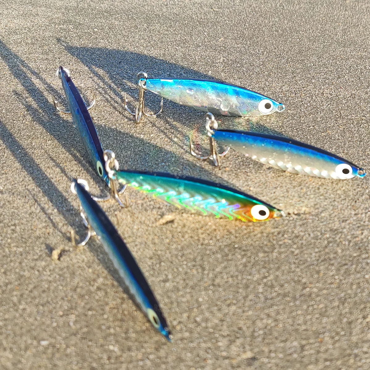 Cuchara giratoria con pluma y ojo luminoso – Señuelo hundimiento lubina - imagen 5