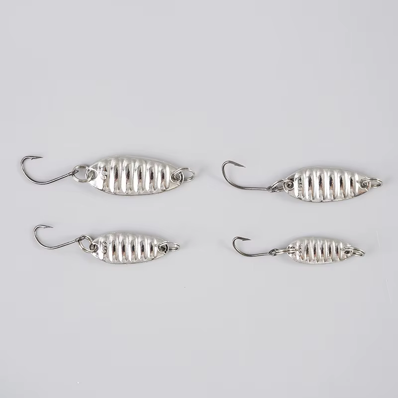 Señuelos de pesca planos de metal con acabado reflectante