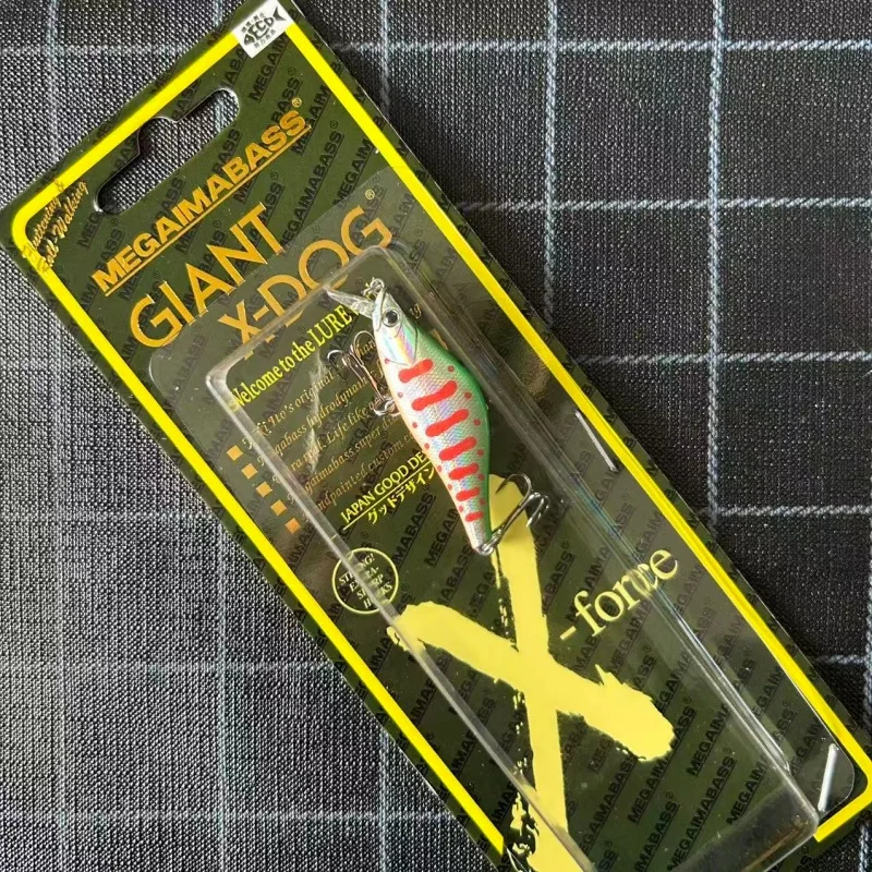 Aplicación del cebo en la zona de pesca
