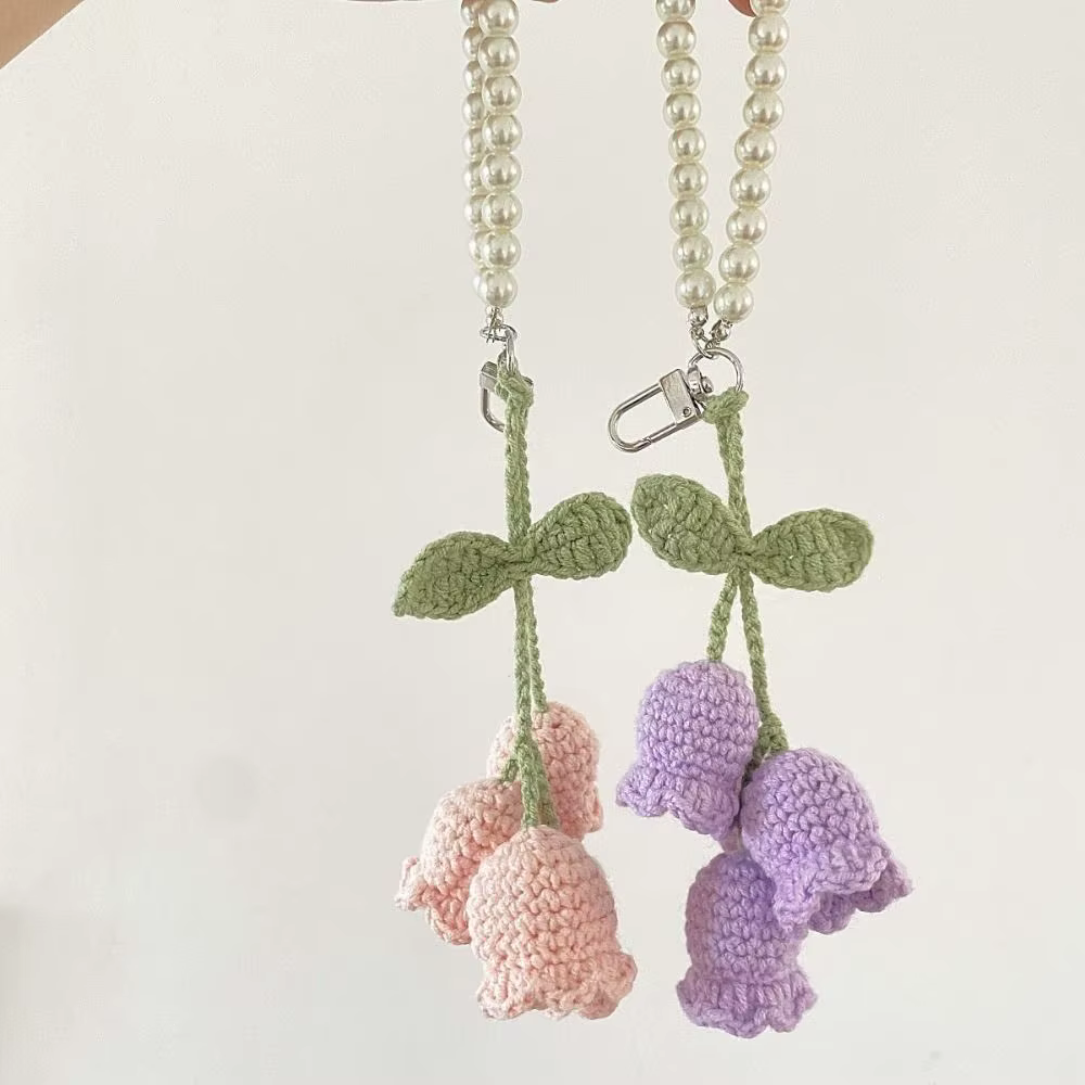 Llavero Orquídea con Perlas Hecho a Mano – Colgante Tejido para Bolso - imagen 5