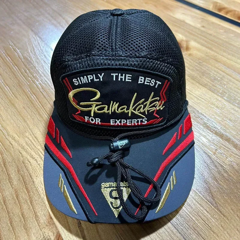 Sombrero Gamakatsu en uso para pesca y senderismo
