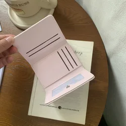 Cartera plegable de mujer con lazo de corazón y ranuras para tarjetas