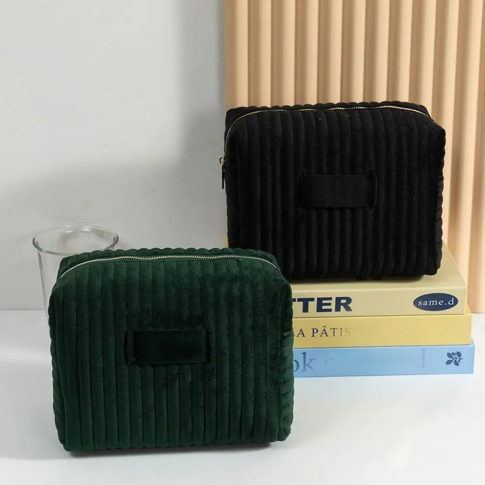 Bolsa de maquillaje de terciopelo INS acolchada a rayas, suave - imagen 5