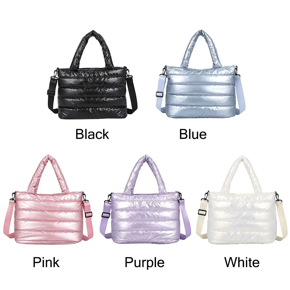 Bolso bandolera acolchado negro tipo puffer