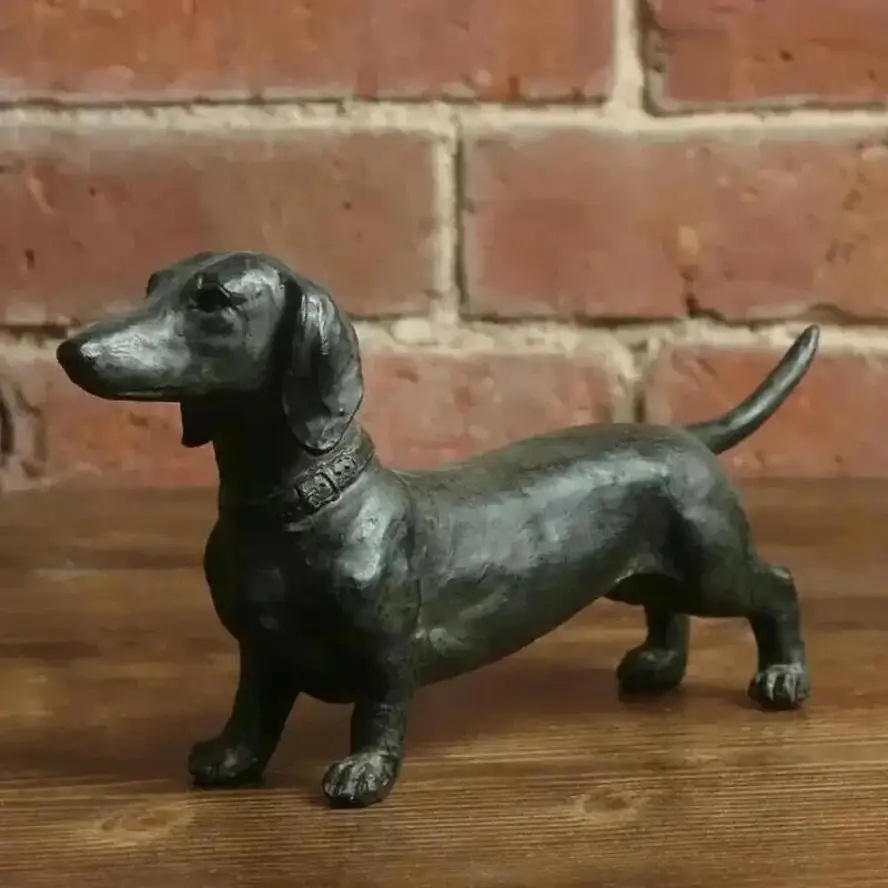 Figura perro salchicha resina negra para jardín y decoración - imagen 5